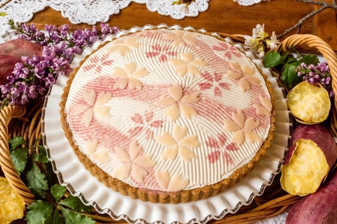 キルフェボン 「徳島県里浦産なると金時 “里むすめ”と胡麻のタルト」