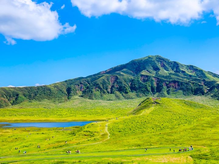 All About ニュース編集部が全国250人を対象に実施した「旅行先に関するアンケート」の調査結果から、長期休みに行きたいと思う「熊本県の旅行先」ランキングを発表！ 2位「阿蘇」を抑えた1位は？