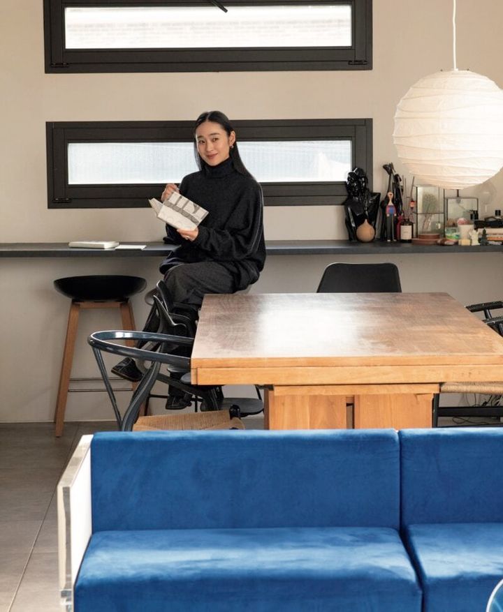 Nagisa Nagaya アパレル会社勤務を経て、2013年にライフスタイルプランナーとして独立。多くの企業のディレクションや商品開発、ビジュアル監修などを手がける。2021年には麹甘酒・麹調味料ブランド「長屋／NAGAYA」を設立。