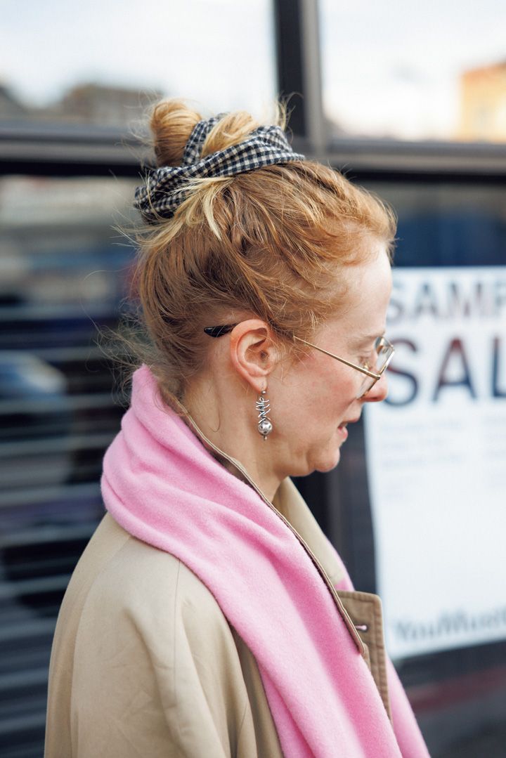 ヘアアクセサリーの威力がすごい！パリジェンヌ、ロンドナーのヘアスタイル事情