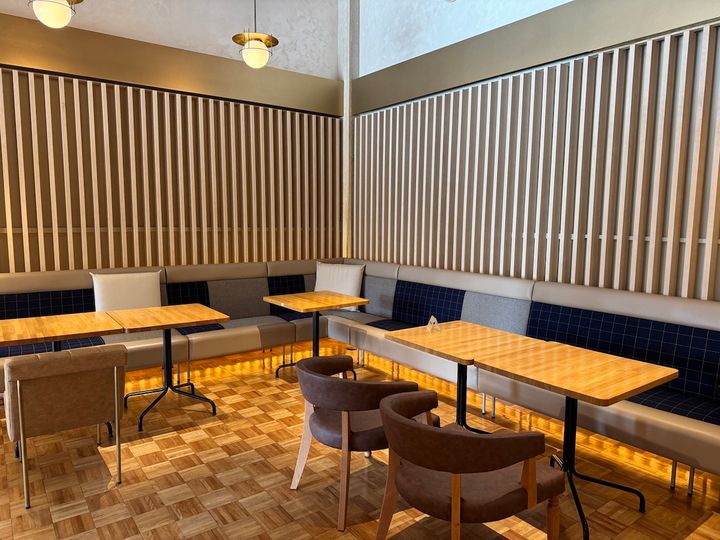 角の席はおひとりさまに人気