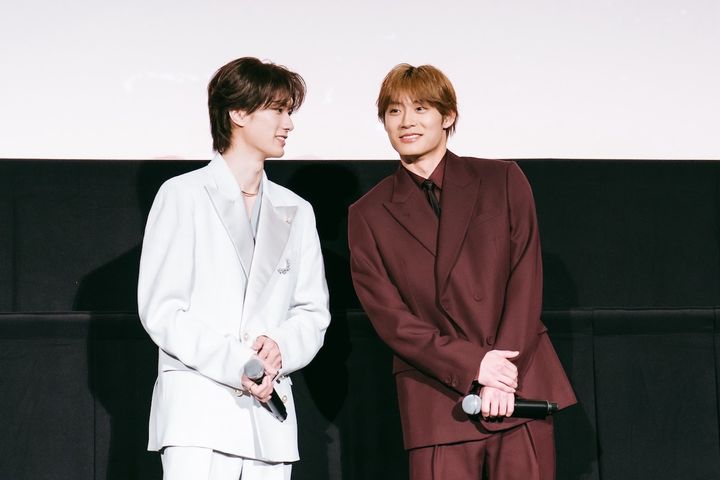 山中柔太朗＆髙松アロハ「ポップコーンの匂いで実感」 愛に包まれた『純愛上等！』初舞台挨拶