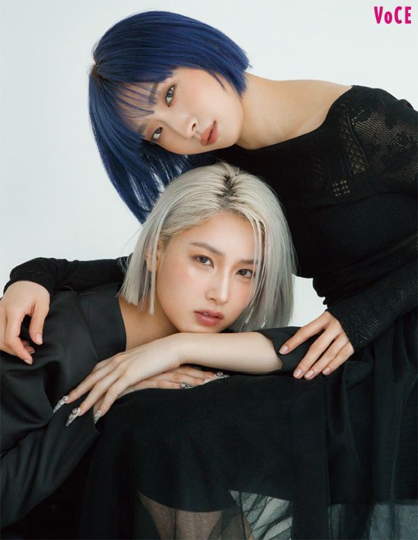 【上】JISOOさん 【下】MOMOKAさん