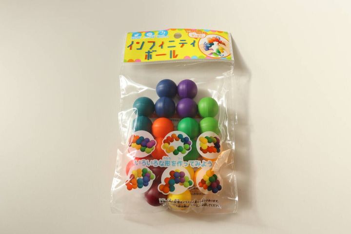 セリアのインフィニティボールのパッケージ