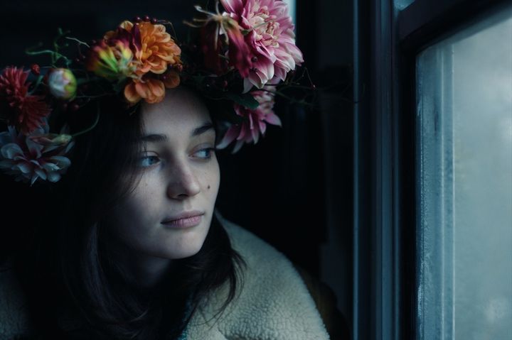 映画『OXANA／裸の革命家・オクサナ』ビジュアル （C） 2024 - Rectangle Productions - 2.4.7. Films - Hero Squared - France 3 Cinéma - Tabor Ltd width=