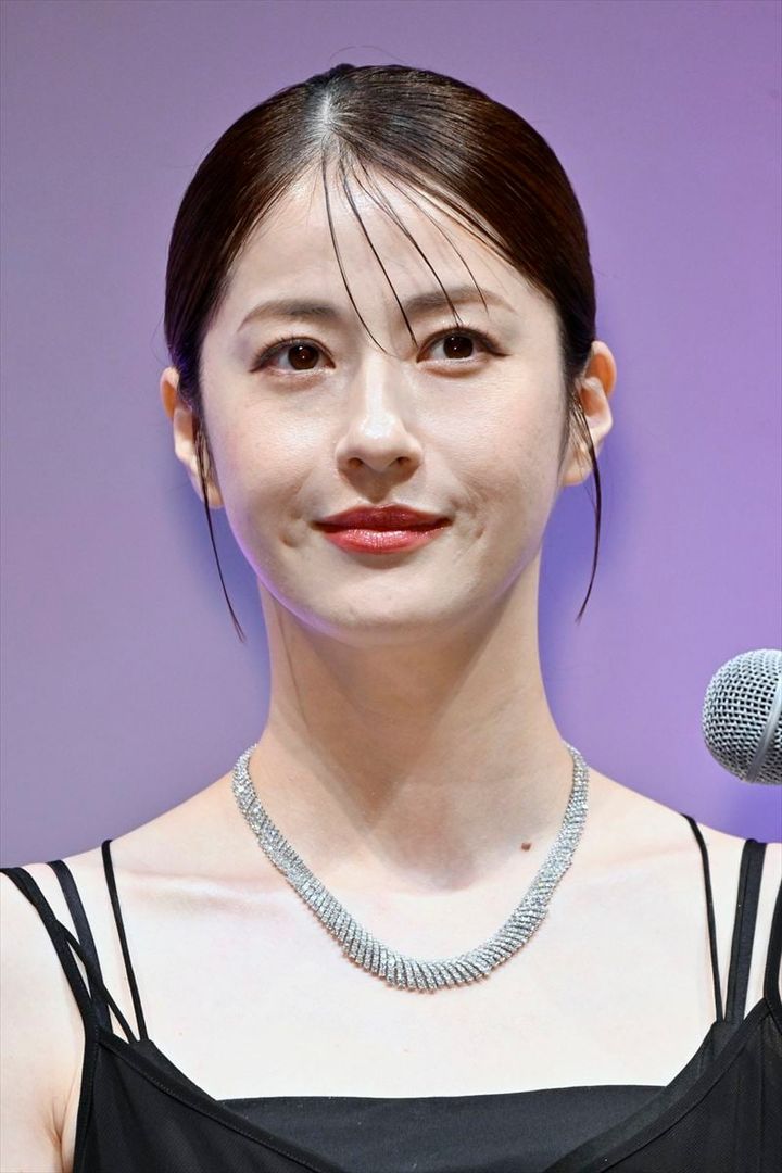 「Dr．アシュラ」で主演を務めた松本若菜さん（2025年8月撮影、時事通信フォト）