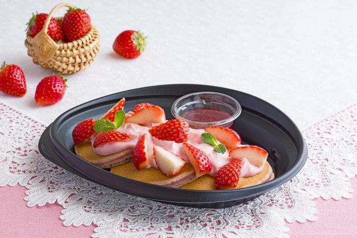 ストロベリークリームパンケーキ テイクアウト