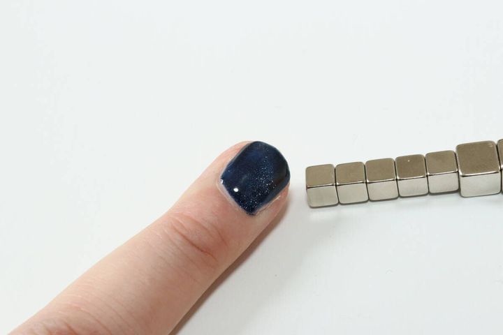 セリアの角型超強力マグネットはマグネットネイルに使える