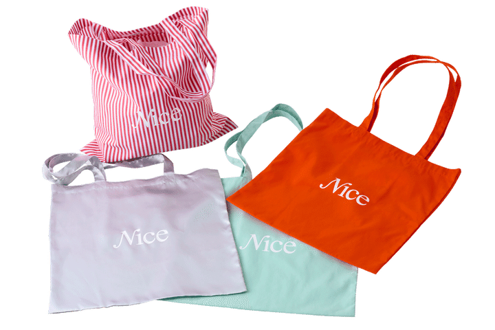 〈NICE WEATHER〉のトートバッグ