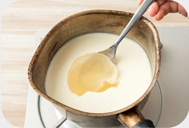 小鍋にAを入れ、沸騰直前まで温めたら火を止める （C）ぼく／KADOKAWA