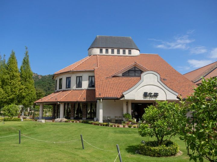 All About ニュース編集部が全国250人を対象に実施した「旅行先に関するアンケート」の調査結果から、長期休みに行きたいと思う「愛媛県の旅行先」ランキングを発表！ 2位「タオル美術館」を抑えた1位は？