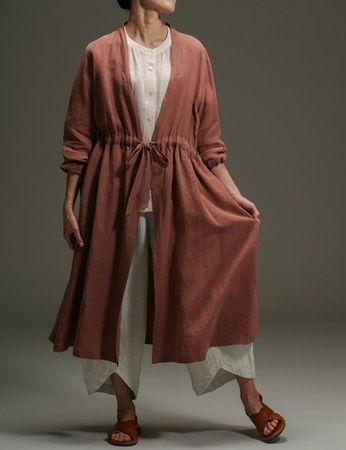 ライフスタイルブランド「石見銀山 群言堂」に山桜で染めた新作コレクションが登場