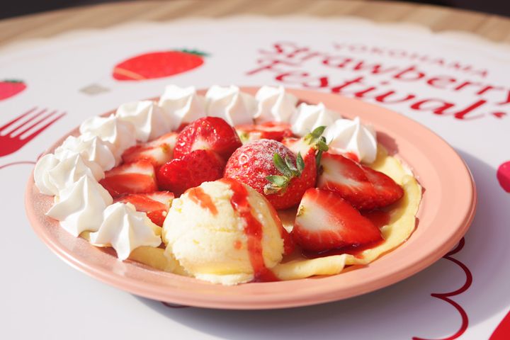 横浜赤レンガ『Yokohama Strawberry Festival 2026』| いちごトリップがテーマ！カスタマイズするクレープで推し“いちご”に出会うチャンス