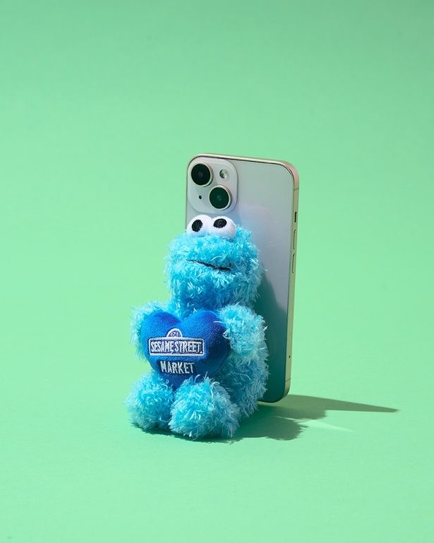 「ぬいぐるみスマホスタンド(クッキーモンスター)」(3520円)