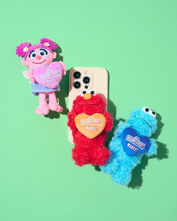 「ぬいぐるみスマホスタンド」(各3520円)