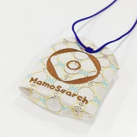 高齢者が見守りGPSを自然に持ち歩ける「お守り風カバー」開発！持ち出し忘れも防止