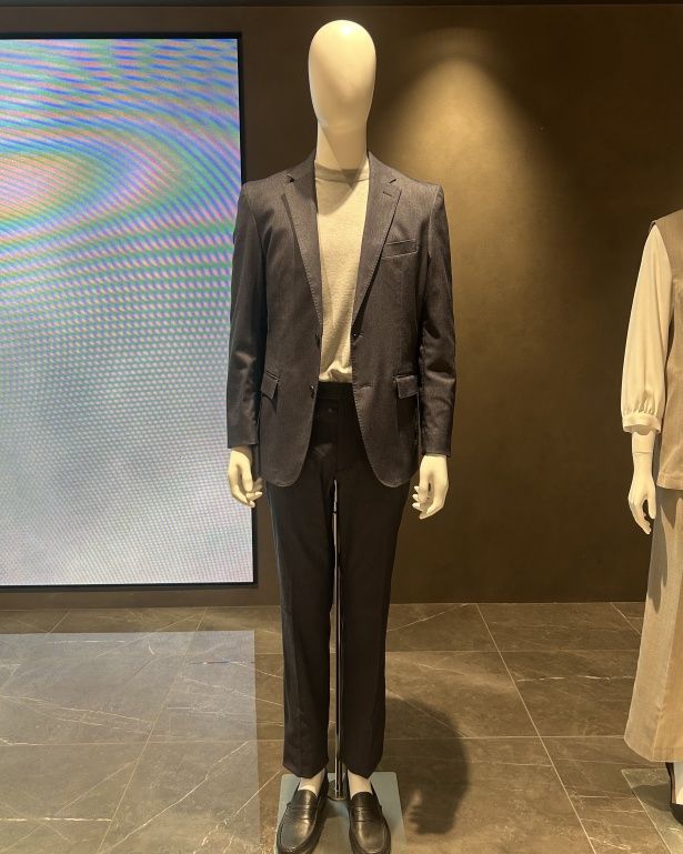 SUITIST DENIM SET-UP ジャケット(4万2900円)/TROUSERS(1万4300円)