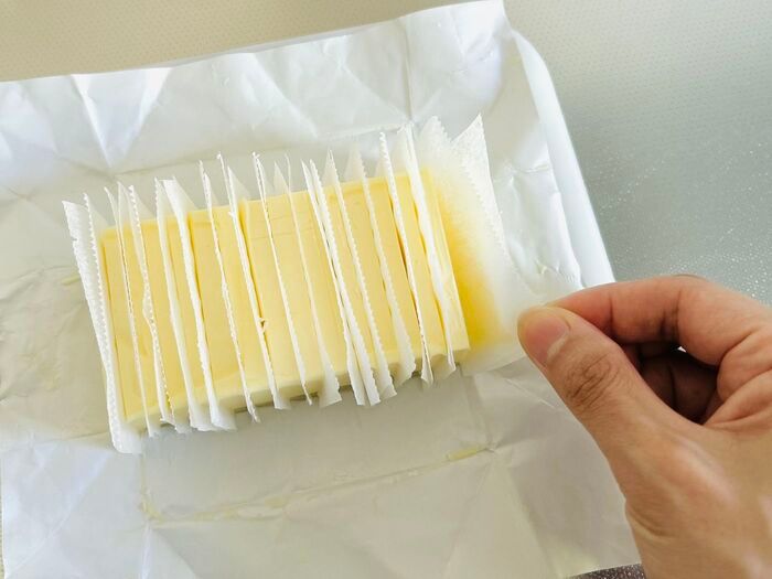 包丁を汚さずに『バター』を切る方法。小分け保存もできてプチストレス解消♡