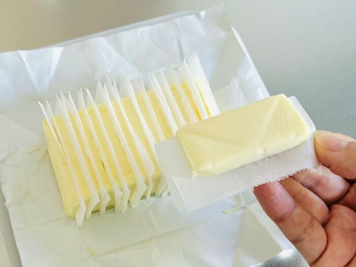 包丁を汚さずに『バター』を切る方法。小分け保存もできてプチストレス解消♡