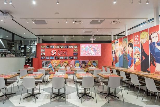 飲食スペースにも麦わらの一味が勢ぞろい！