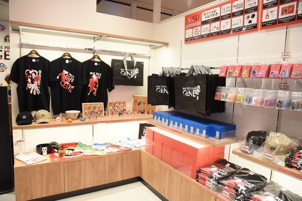 店内にはグッズショップも併設されている 撮影：ソムタム田井