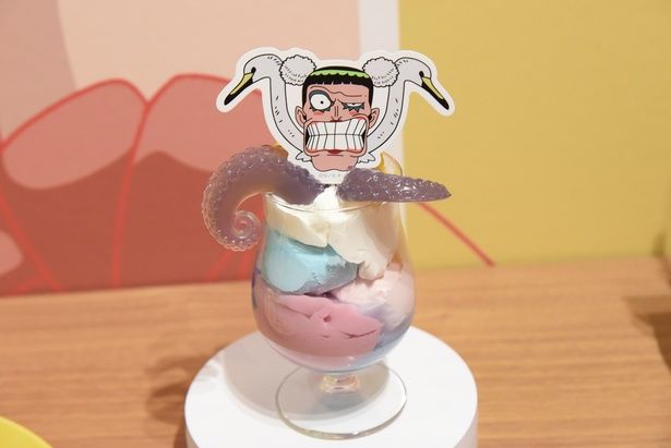 「『じょ～～～ダンじゃなァいわよーーーう!!!』タコパフェ」(1870円) 撮影：ソムタム田井