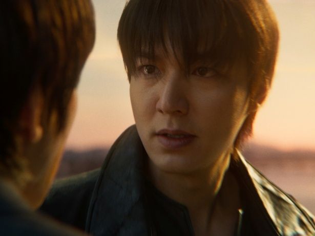 “回帰スキル”を持つ圧倒的存在、ユ・ジュンヒョク役を演じるイ・ミンホ [c]2025 LOTTE ENTERTAINMENT, SMILEGATE, REALIES All Rights Reserved.