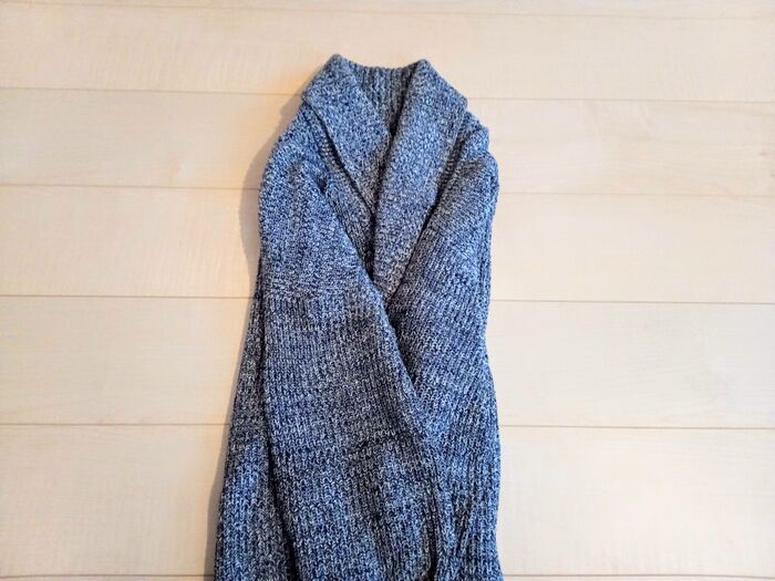 【ニットの型崩れ】はもう卒業！ハンガーにかけたときの「肩のポッコリ」を防ぐ裏ワザとは♪