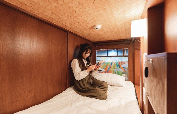 自宅のようにくつろげて、お泊りもできる♪大阪ミナミにある保護猫カフェ「ねこ浴場＆ねこ旅籠」