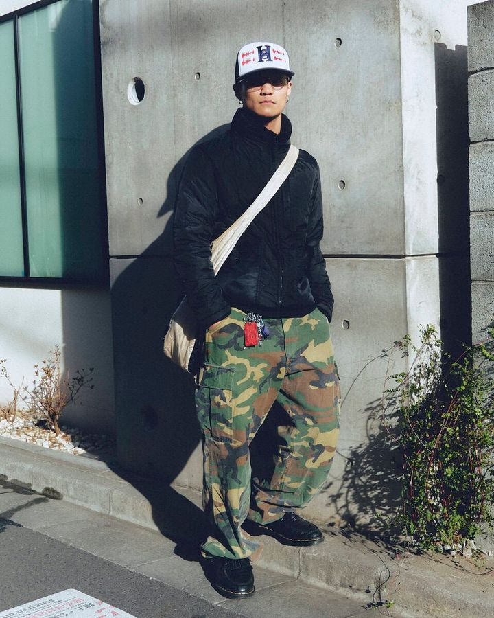 【スナップ】迷彩パンツも“マイサイズ”で穿くことでキレイめな印象に