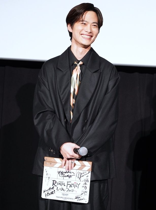 レンタル・ファミリー社の最年少スタッフ、光太役の木村文