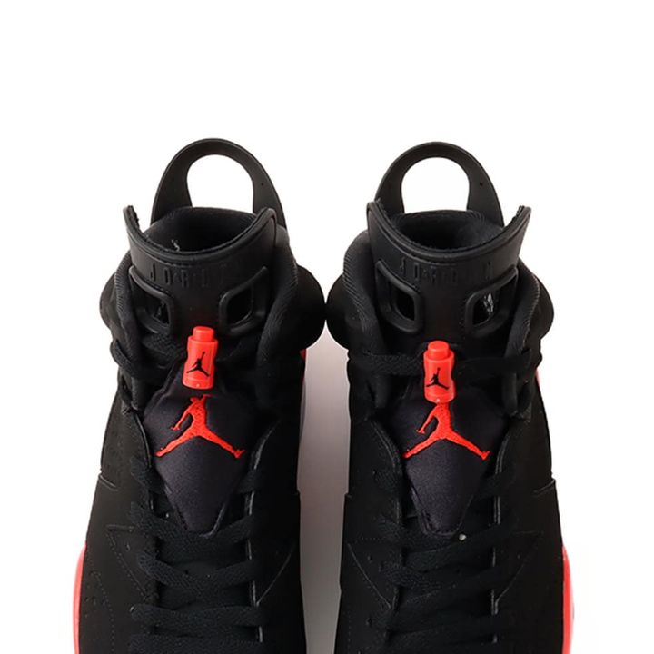 ナイキの「エア ジョーダン 6 レトロ オージー“インフラレッド セールスマン”」¥32,340