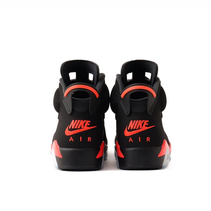 ナイキの「エア ジョーダン 6 レトロ オージー“インフラレッド セールスマン”」¥32,340