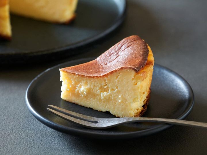 All About ニュース編集部が全国250人を対象に実施した「ご当地スイーツに関するアンケート」の調査結果から、バレンタイン・ホワイトデーに渡したい「岩手県のご当地スイーツ」ランキングを発表！ 2位「クリームチーズケーキ」を抑えた1位は？ ※画像はイメージです