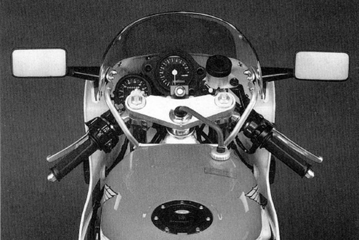 【Historic Bikes／HONDA NSR250R】『プレイバック・インプレ』NSR250R×レーシングマシン級のスペック 第1回