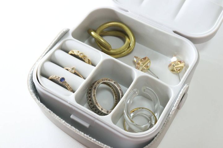 ダイソーのアクセサリー収納ボックス 外せるタイプの収納例