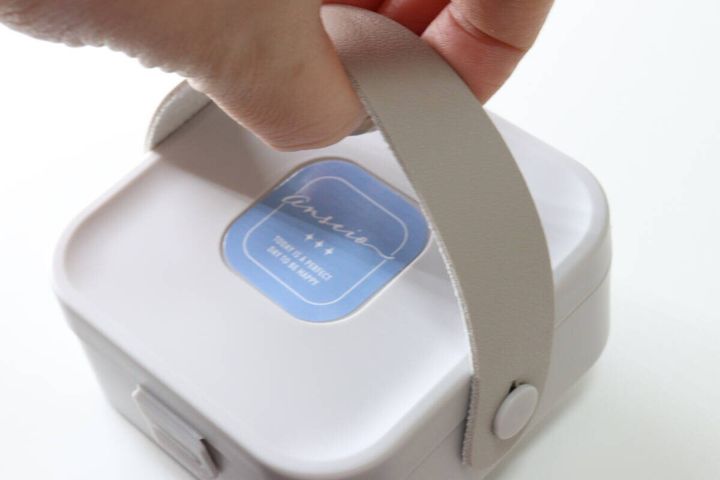 ダイソーのアクセサリー収納ボックス 外せるタイプはハンドル付き