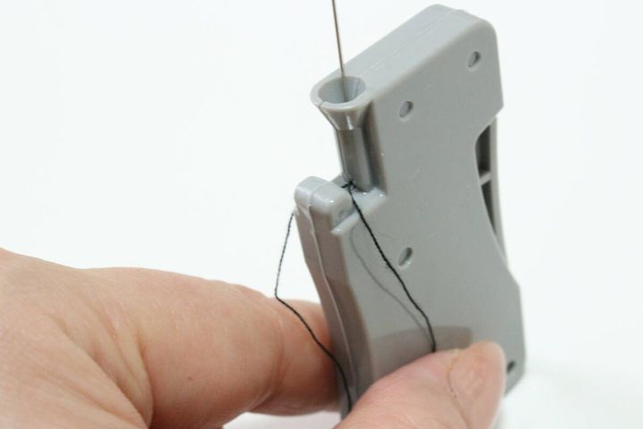 ワンタッチ糸通し 糸をかける