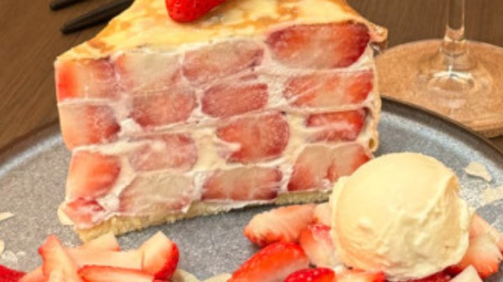 豊かな自然の中にポツンと佇む一軒家。「自信を持った一品を」というメッセージを掲げるかき氷店「六華亭（りっかてい）」が、今、SNSを赤く染めています。