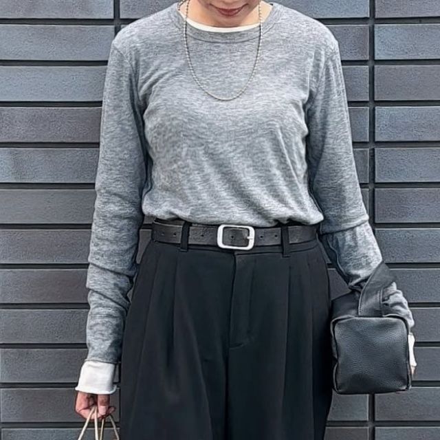 GU「ソフトシアークルーネックT(長袖)」