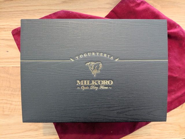 MILK'OROのヨーグルトのクリームババロワ 外箱