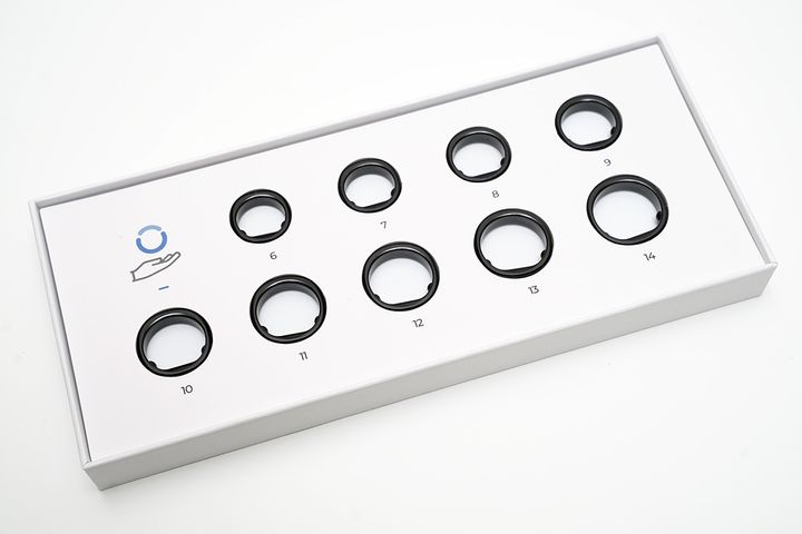 「サイジングキット」の中身。実際にダミーのリングでサイズを確認してから購入できるのは、とてもいい。