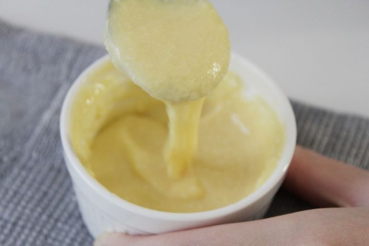 まぜのびチーズソースの素にお湯を足して完成した様子