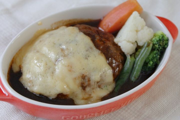 まぜのびチーズソースの素 ハンバーグに活用