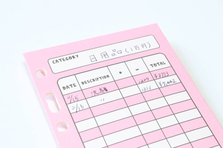 ダイソーの現金管理用封筒（バインダーサイズ、カラー、6枚）に書き込む