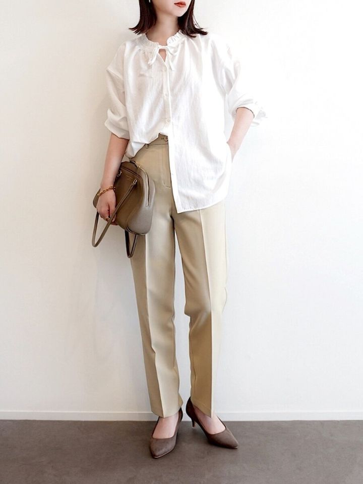 2026春大人女性おすすめ白ブラウスコーデ