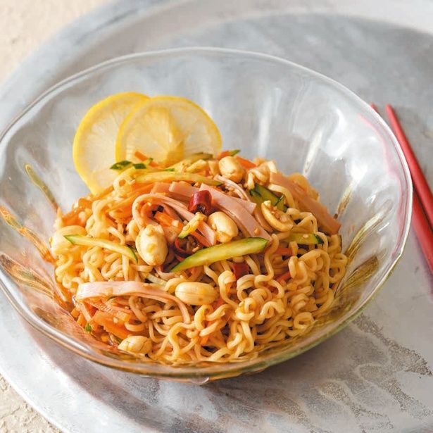 炭酸飲料拌麺 (C)ヤンチャン（楊小溪）／KADOKAWA