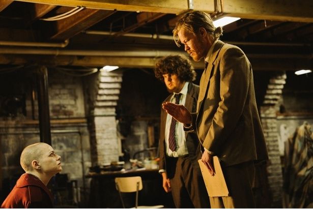 『ブゴニア』は公開中 [c]2025 FOCUS FEATURES LLC.