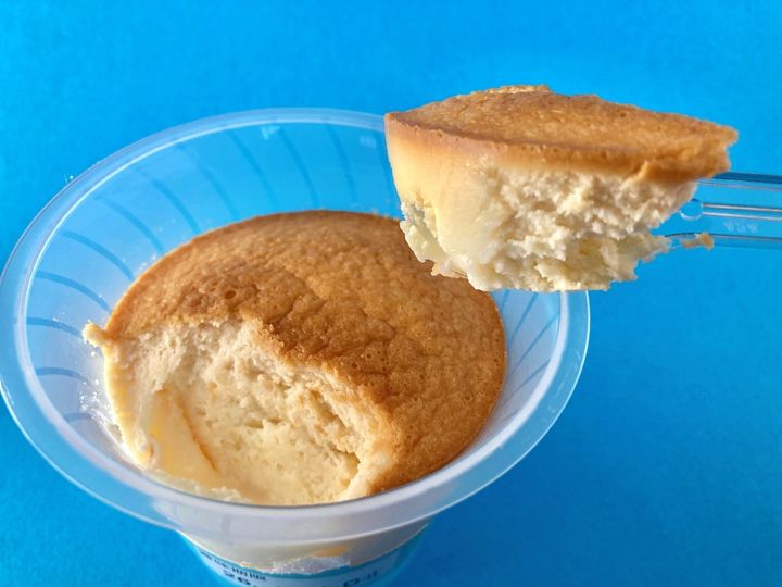 「異なる食感が楽しめた！」「口の中が幸せ！」【セブン】2層仕立てのチーズケーキ