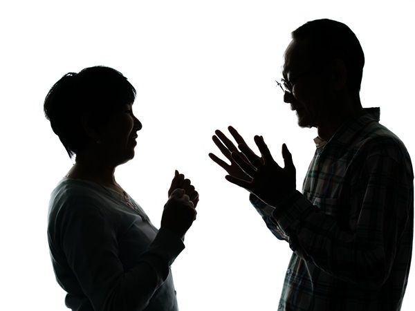 人生相談：58歳・長年尽くしてきた夫が浮気…この先どう生きたらいい？